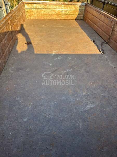 Kikinda 4 t više prikolica