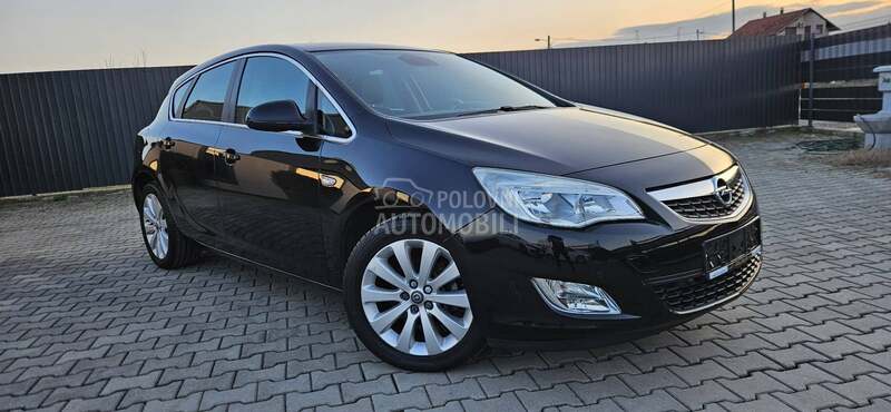 Opel Astra J 