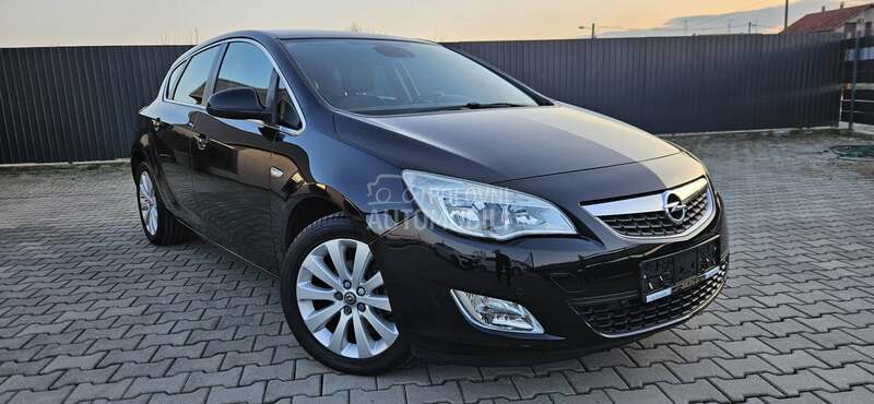 Opel Astra J 