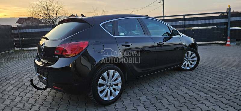 Opel Astra J 