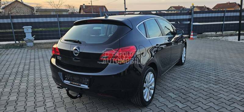 Opel Astra J 