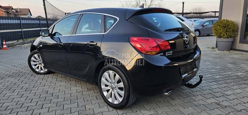 Opel Astra J 