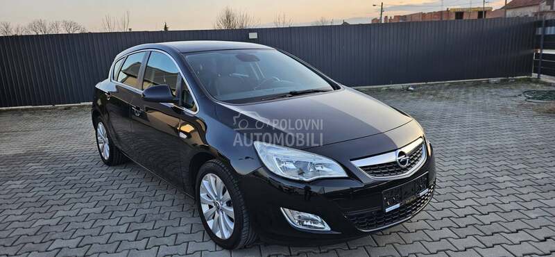 Opel Astra J 