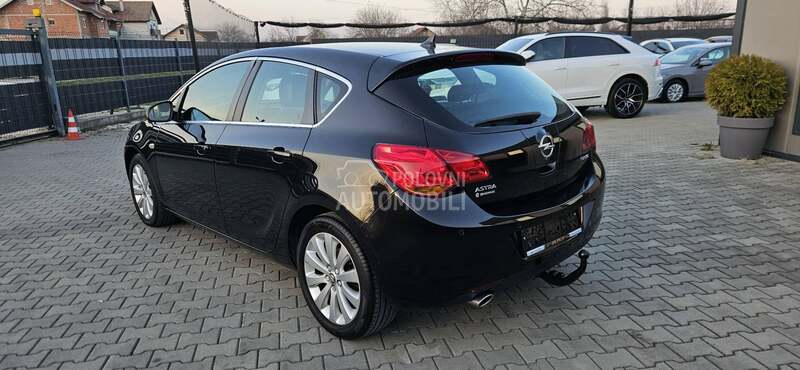 Opel Astra J 
