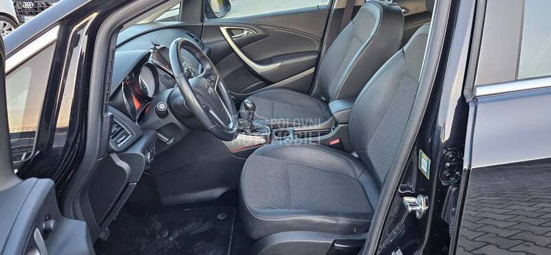 Opel Astra J 