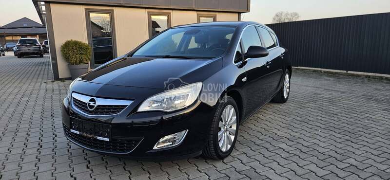 Opel Astra J 
