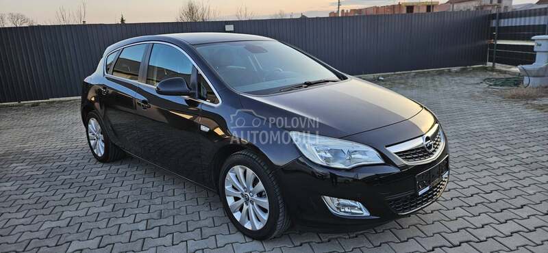 Opel Astra J 