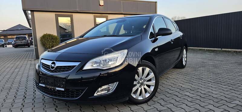Opel Astra J 