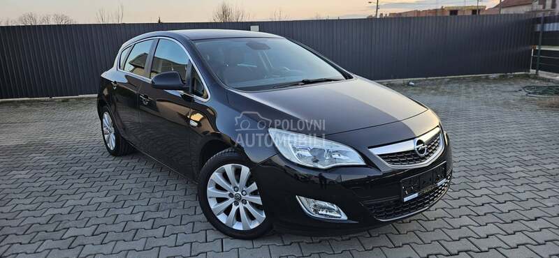 Opel Astra J 