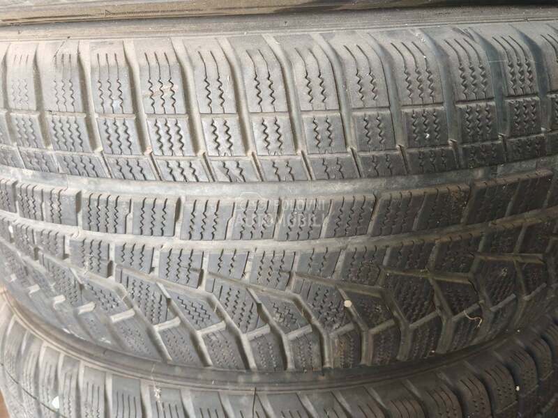 Hankook 225/65 R17 Zimska