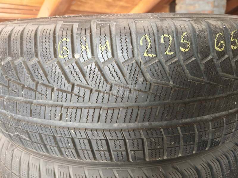 Hankook 225/65 R17 Zimska