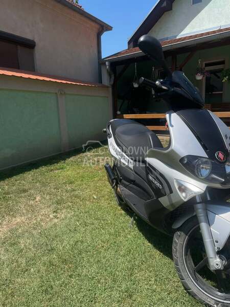 Gilera runner st