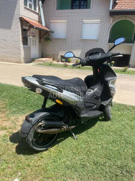 Gilera runner st