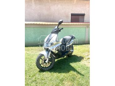 Gilera runner st