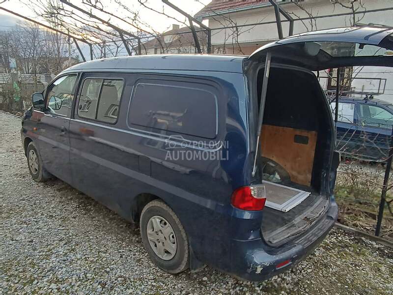 Hyundai H-1 