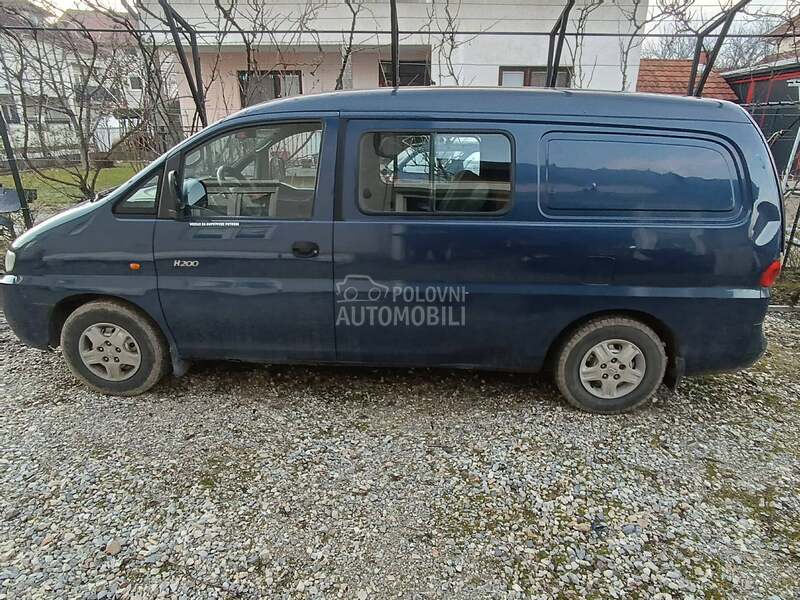 Hyundai H-1 