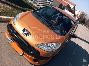 Peugeot 1007 1,4 8 v