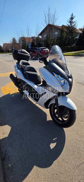 Honda silver wing 400