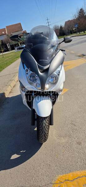Honda silver wing 400