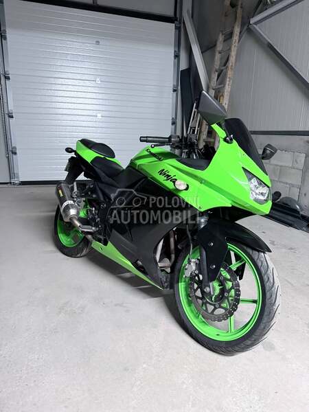 Kawasaki ninja 250R A2