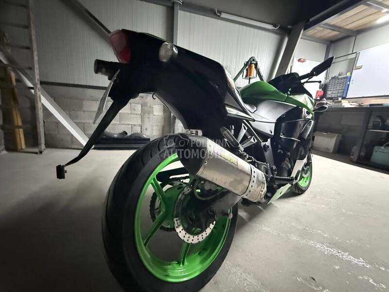 Kawasaki ninja 250R A2