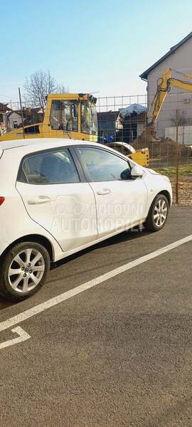 Mazda 2 2014
