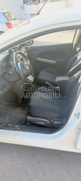 Mazda 2 2014
