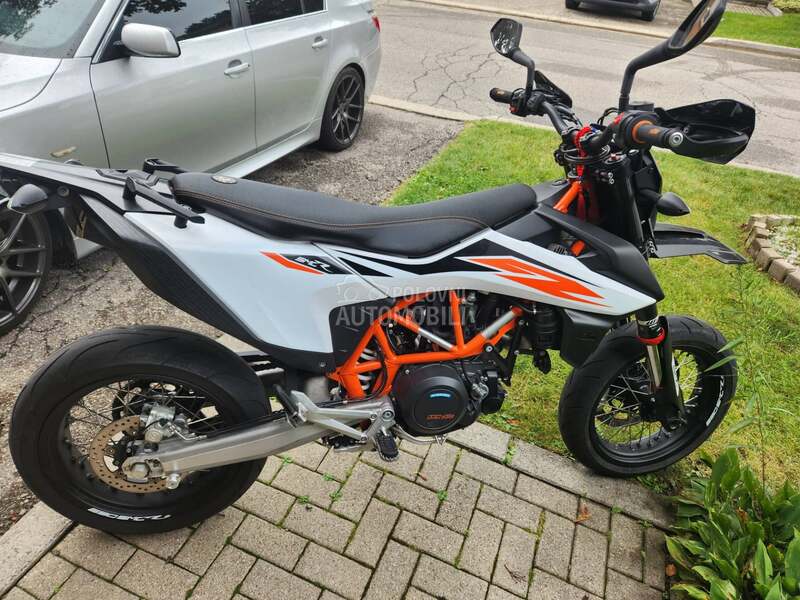 KTM SMC R 690