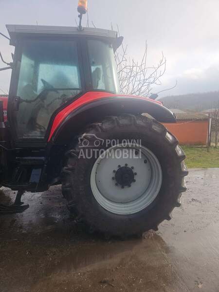 Massey Ferguson 8220