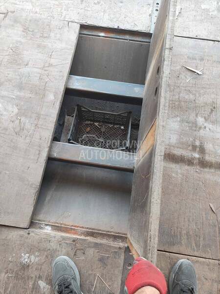 Schwarzmuller SPA 3  E 100