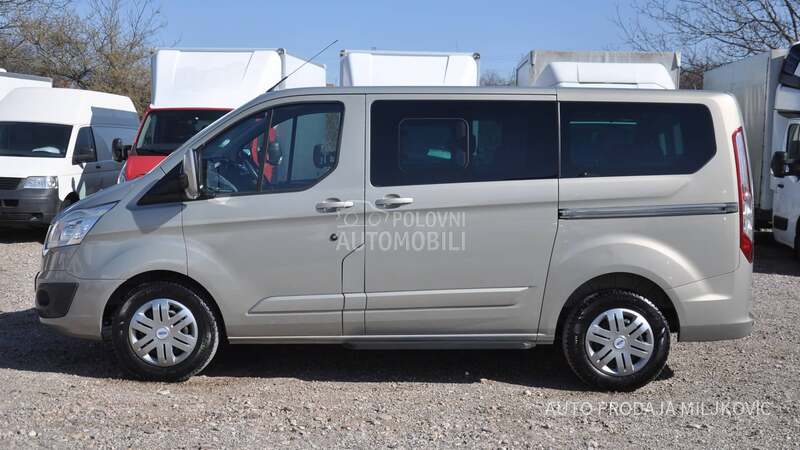 Ford Transit Custom 8 MESTA
