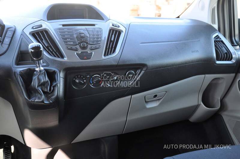 Ford Transit Custom 8 MESTA
