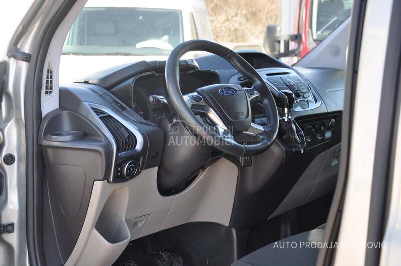 Ford Transit Custom 8 MESTA