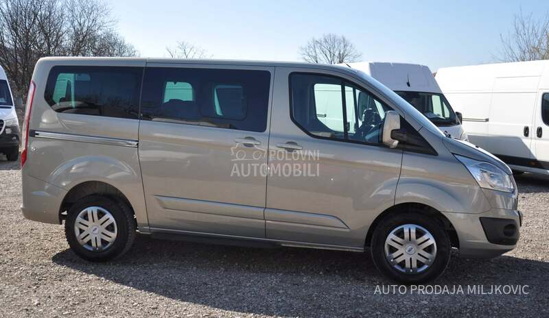 Ford Transit Custom 8 MESTA