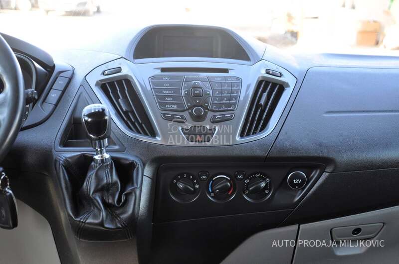 Ford Transit Custom 8 MESTA