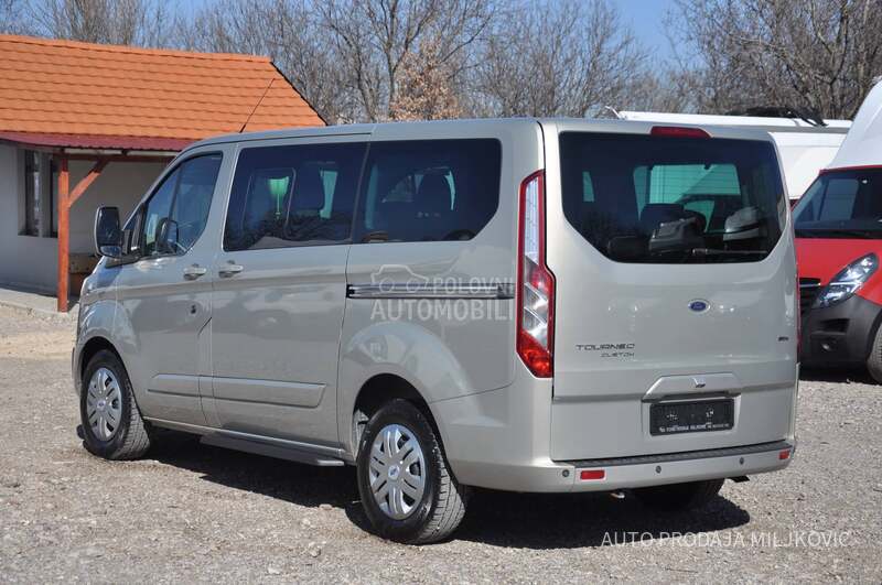 Ford Transit Custom 8 MESTA