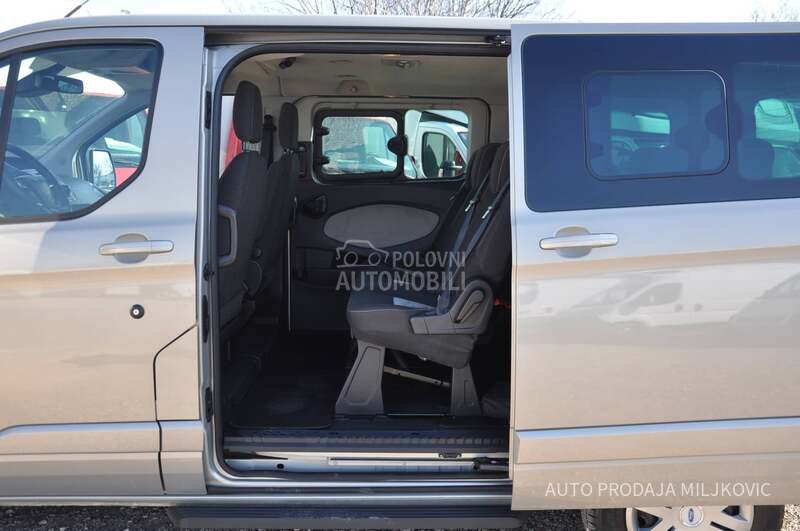 Ford Transit Custom 8 MESTA