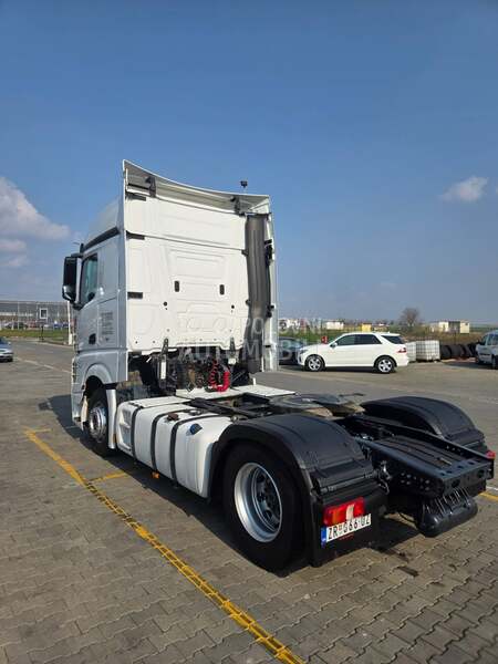 Mercedes Benz ACTROS 1845