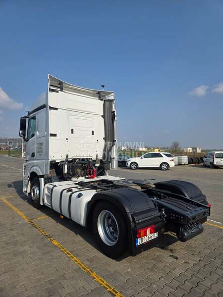 Mercedes Benz ACTROS 1845
