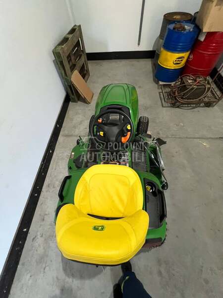 John Deere x590