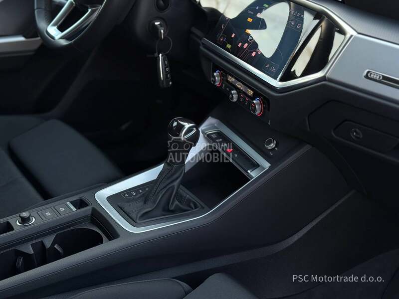 Audi Q3 Sport/Black/Matrix