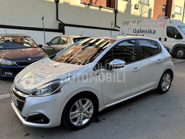 Peugeot 208 1.2, NOV, FUL OPREMA