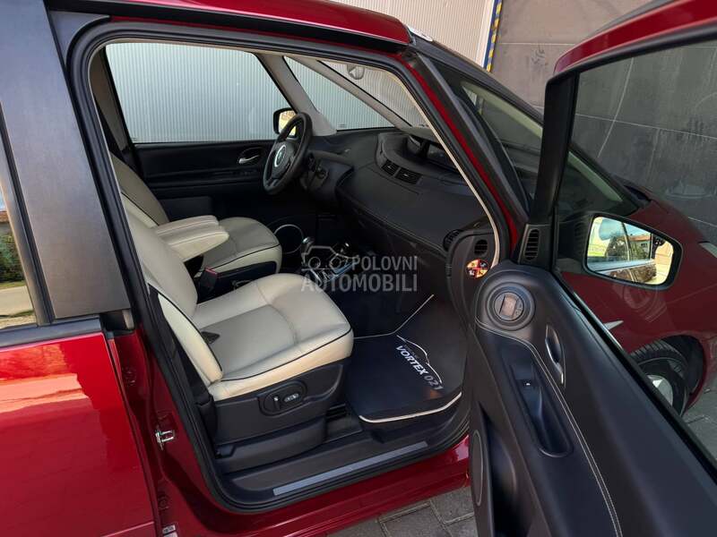 Renault Espace INITIALE PARIS