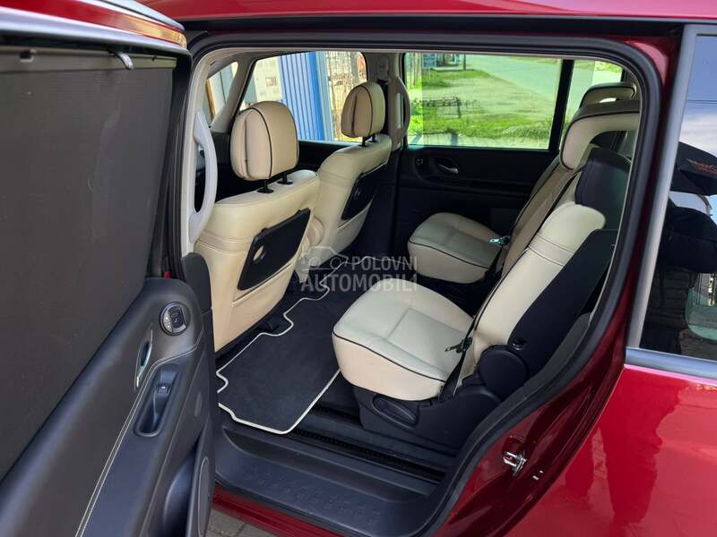 Renault Espace INITIALE PARIS