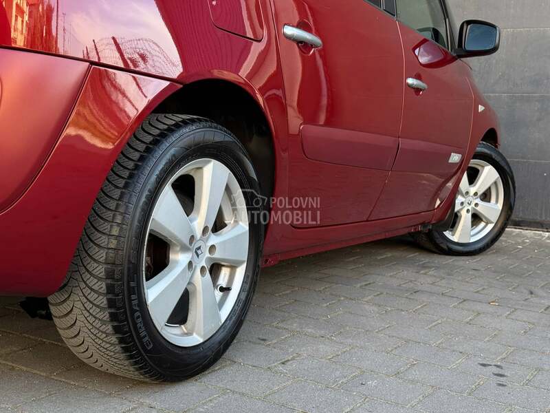 Renault Espace INITIALE PARIS