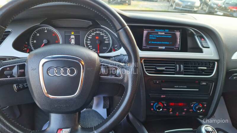 Audi A4 // S-LINE //