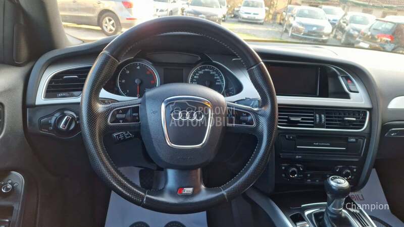 Audi A4 // S-LINE //
