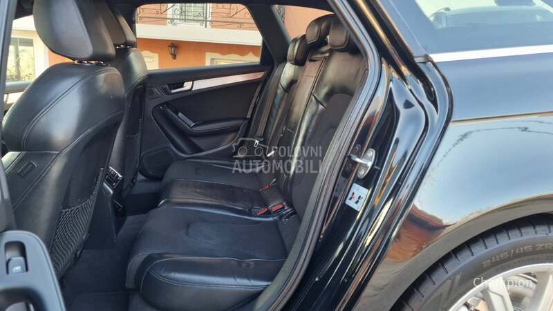 Audi A4 // S-LINE //