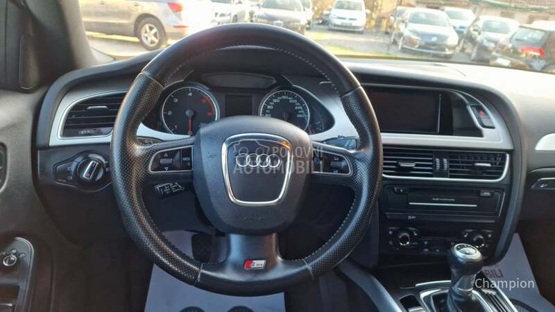 Audi A4 // S-LINE //