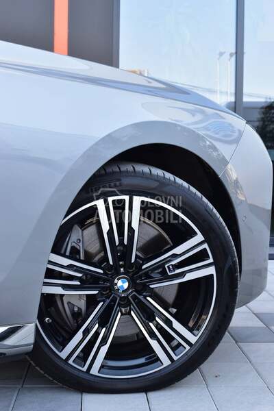 BMW 750 e xDrive Individual